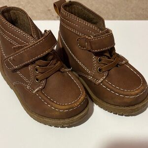 Place Brown Kids Boots with Velcro Strap